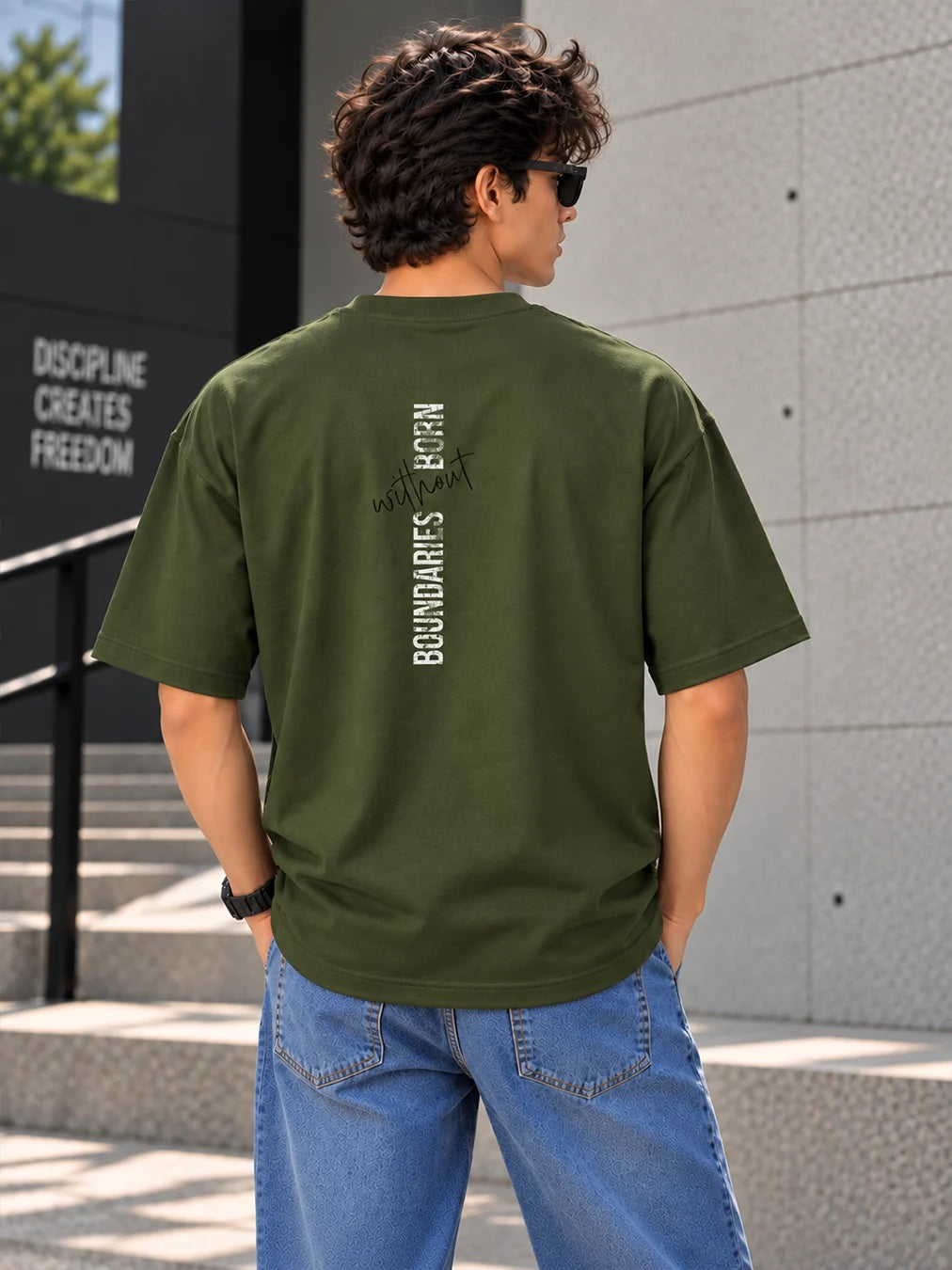 UNTAMED - OVERSIZED ROUND NECK